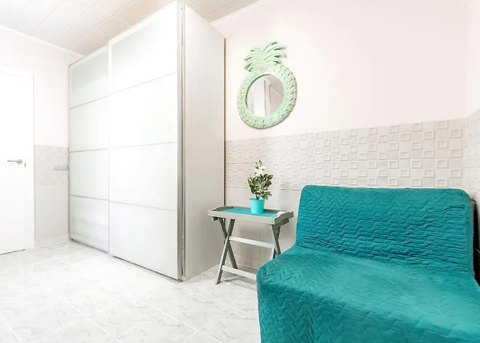 Island Village With Panoramic View Адехе